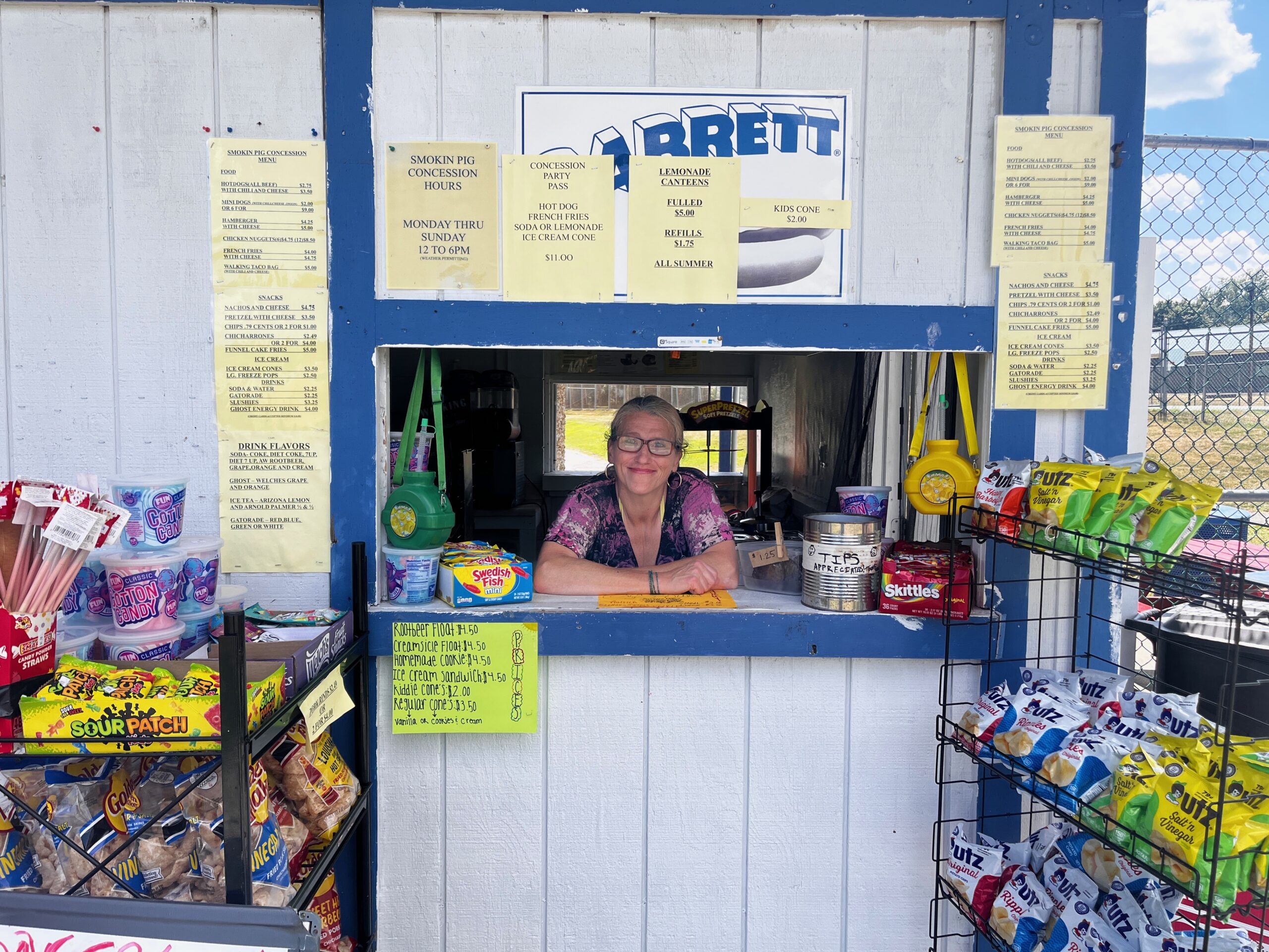 Smokin Pig Concession Stand at Mosher Park Pool