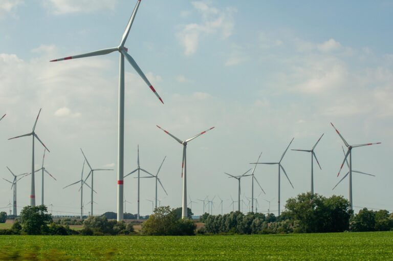 wal 172619 windmills 6626200 1920 768x510